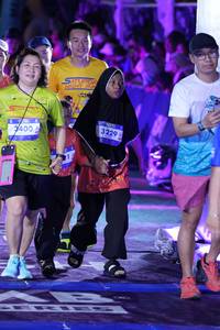 BIB: 3400, 3229
                            <button type="button" onclick="openModal(26254093)" class="btn btn-primary btn-sm float-right btn-popup" data-toggle="modal" data-target=".modal-high-quality">
                        <i class="fas fa-shopping-cart"></i> Add to Cart
                    </button>
                                            <button type="button" onclick="isThisMe(26254093, true)" class="btn btn-success btn-sm float-right btn-popup btn-isme hidden" data-toggle="tooltip" data-placement="bottom" title="นี่คือรูปของคุณใช่ไหม คลิกที่นี่เพื่อเอาเข้าอัลบั้ม">
                        <i class="fas fa-plus"></i> Add to album
                    </button>
                    <button type="button" onclick="isThisMe(26254093, false)" class="btn btn-warning btn-sm float-right btn-popup btn-isnotme hidden">
                        <i class="fas fa-ban"></i> Remove from album
                    </button>